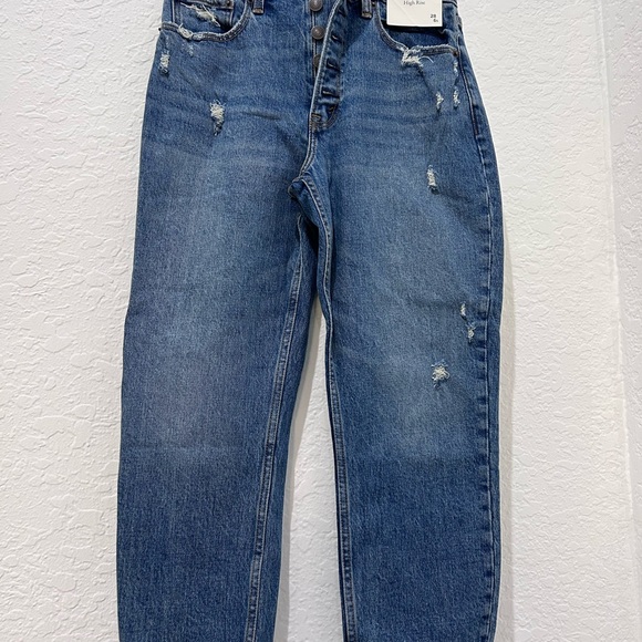 ABERCROMBIE & FITCH • The Mom High Rise Jean • Blue • sz 28/ 6s •’ - Picture 3 of 8